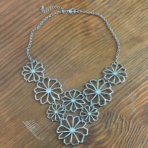 Elegant Silver Floral Necklace